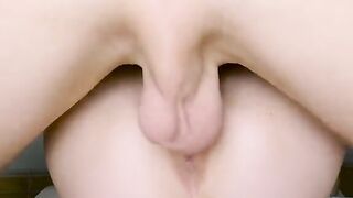 Guy came home and jerked off with a girl with a squirting pussy