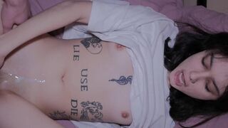 A beautiful and innocent girl got a cumshot on her face and inside ♡