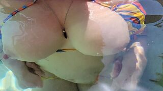 Guy made a bet with stepbrother to masturbate in the hot tub