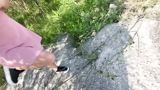 A pick-up guy fucked a girl he found on the street and came on her pussy lips