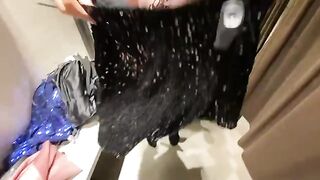 The choice of clothes in New York ends with a big cumshot on tits