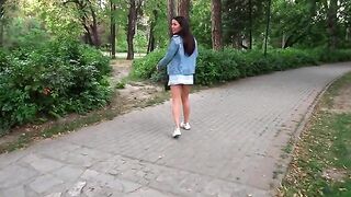 A quick blowjob in the park with cum in mouth - a thrilling risk!