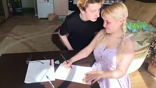 The student couldn’t resist the tutor and took him deep