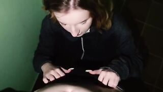 My parents are at home, let's have sex in the entrance