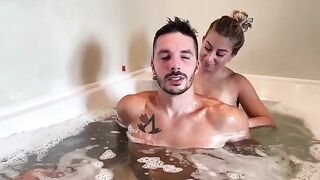 I had a great sex with my boyfriend in the jacuzzi, it was amazing!