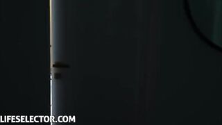 Step sister surprises her brother with a squirt for the first time