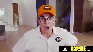 Jewelz Blu seduces tech nerds to fix TV with her big tit PAWG charm