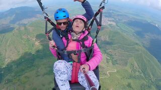 Paragliding with a strange girl who squirts in the sky at 2200 m above sea level