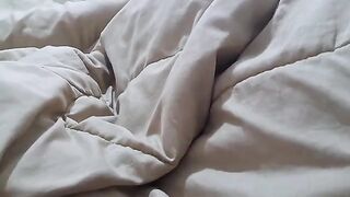 I share bed with a round ass stepmom who fucks her stepson