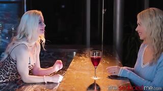 The naughty bartender Seduced the underage girl with her charm