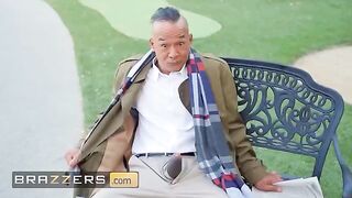 Guy flashed his dick in the park, and Ebony Mystique got horny as hell