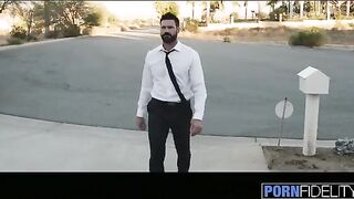 The perfect housewife Anna Bell Peaks gets fucked hard
