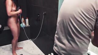 Babe ruined guy’s orgasm while giving him a handjob under the shower