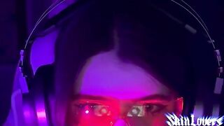 Fucked a cute gamer girl hard, and she reached orgasm from the first person close-up