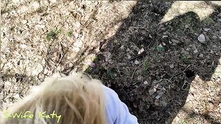 A juicy cutie got a cumshot on her ass while walking