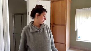 A pregnant Latina tries to get a better housing deal from her landlord