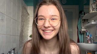The young woman has an extreme ejaculation with a huge toy
