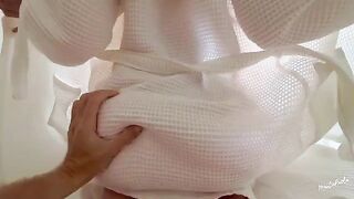 My stepbrother can’t resist my juicy ass, so I shake it again!