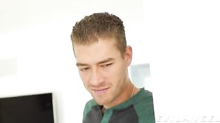 Party slut Jaye Summers cheats on her boyfriend before marriage in a sneaky kitchen session