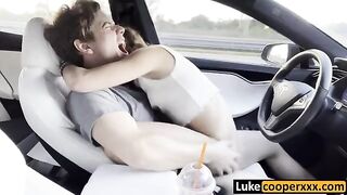 Babe fucks with a hot guy on her way home in the car