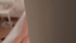 A girl called a massage therapist to her house, but he turned out to be a scammer