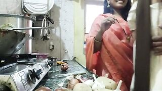 Desi threesome with hot Mumbai babe and her husband in FFM action