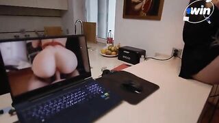 Fix the laptop and get laid with a cute teen, it's a win-win!