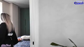 Handyman gets fucked by a lonely MILF with a perfect ass