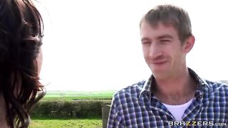A man had sex with a sexual and juicy girl on a haystack