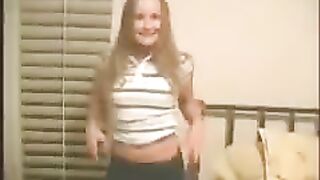 A guy fucked a pretty young girl at home