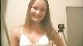 A guy fucked a pretty young girl at home