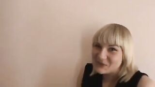 The guy learned to caress his girlfriend’s pussy, pleasing her incredibly well