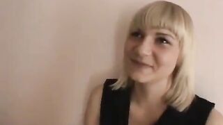 The guy learned to caress his girlfriend’s pussy, pleasing her incredibly well