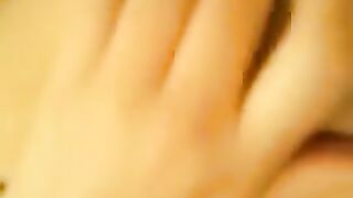 A beautiful girl has no boyfriend and masturbates her wet pussy on camera