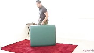 A masseur got a hard cock in the mouth of the client