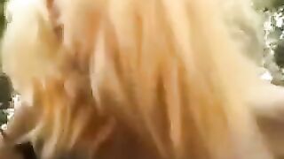 Young slut got her pussy sucked in the park