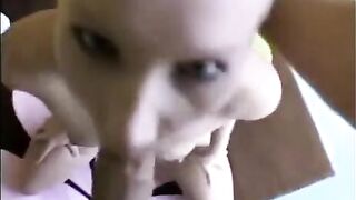A chick that really knows how to perform deep blowjob