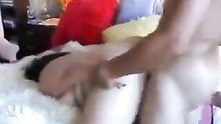 A man is having fun with a thick juicy ass 3some
