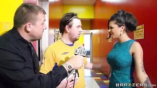The crowd of guys fucked a girl in the anal