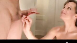 Pretty woman's strong sucking skill and cum shot