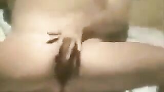 A girl was masturbating on the beach and she didn’t notice a camera