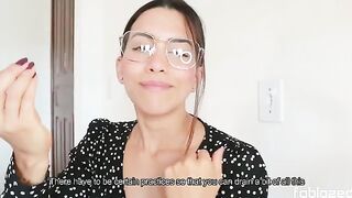 The psychiatrist helps to relieve stress through role play JOI