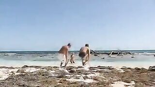 Beach threesome with a blonde and a hardcore fuck
