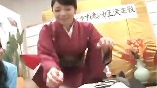 A sexy Asian girl has sex in the public hot spring