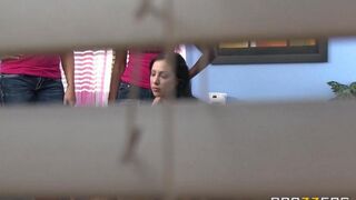 A fresh couple has sex right in the college dormitory