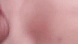 The cunning guy dragged his weak dick to the mouth of a girl