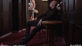 A nice blondie demonstrates her professional skills in sex