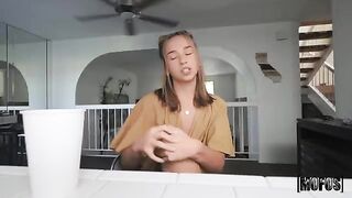Girl made a blowjob in the car, it went too far