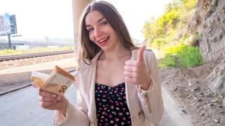A shy girl agreed to fuck outdoors for money
