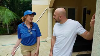 My pool girl has a juicy MILF ass that needs fucking